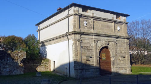 Porta San Giovanni o dei Monti, lato interno alla città